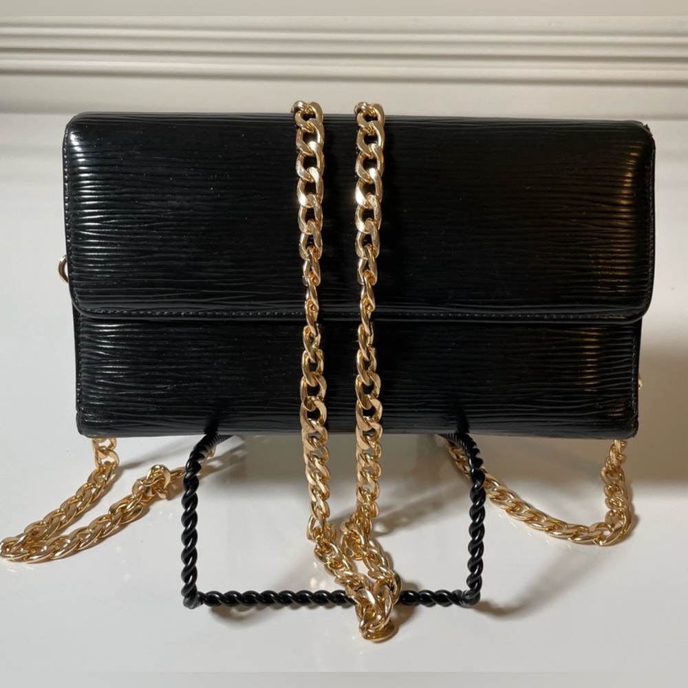 Louis Vuitton Epi Leather Wallet - CA0916 with XL magnetic box